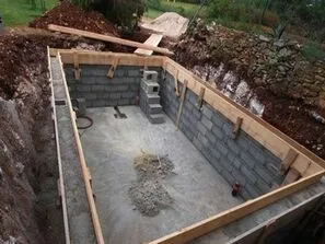 Construction d'une piscine par notre entreprise.